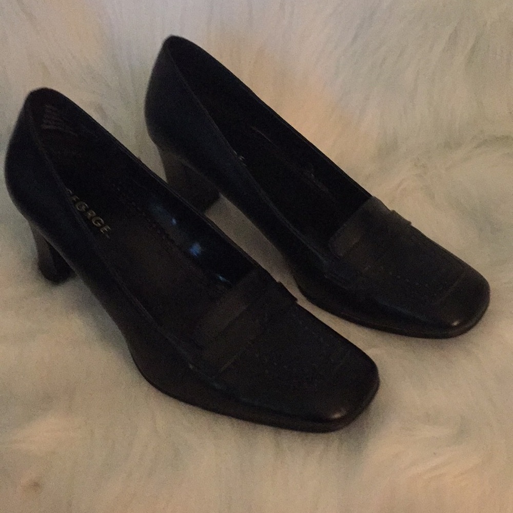 Ladies Black dress shoes